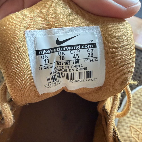 Nike athletic shoes used, size 45, orange