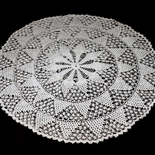 Embroidery set of 2 pieces with crochet used, 29 cm diameter