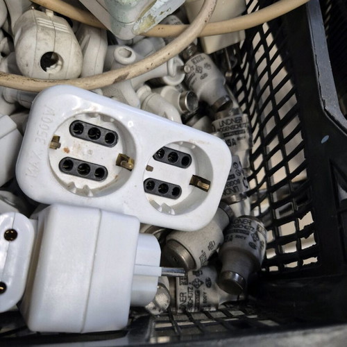 Electrical supplies like new, over 100 pieces including fuses and plugs