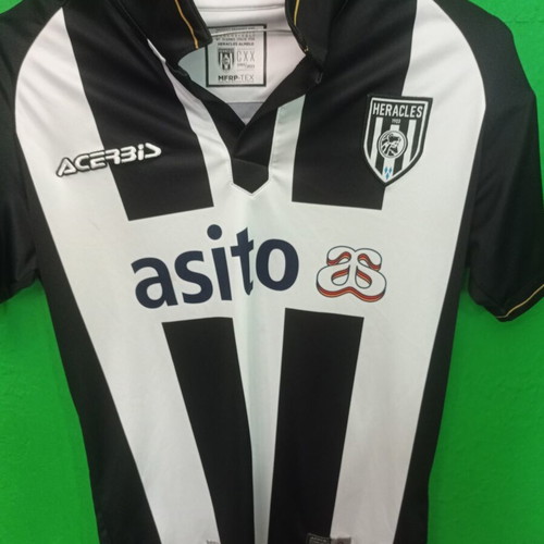Heracles football jersey used, size S