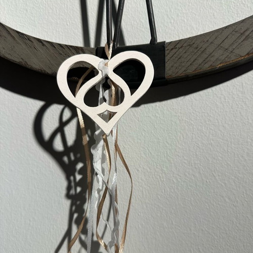Wedding favors handmade with wooden heart and 5 almond dragees, pack of 35