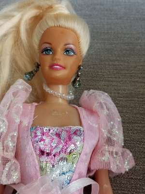 Barbie doll Mattel Bridal Barbie in pink lace wedding dress, like new