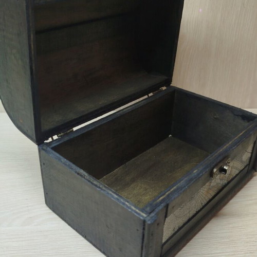 Handmade wooden storage chest with leather lining and lock new