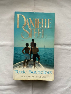 Danielle Steel Toxic Bachelors βιβλίο μεταχειρισμένο