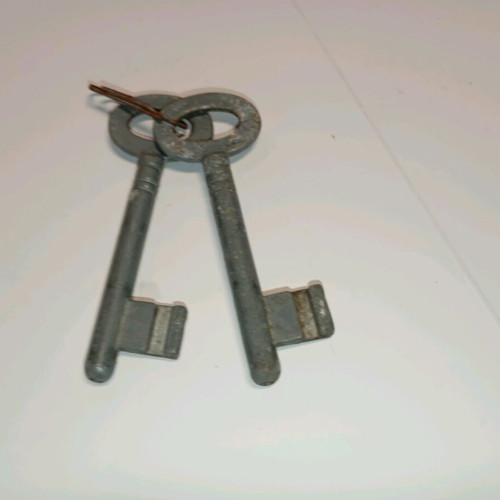 Vintage keys used, whole set