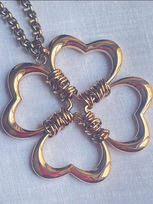 Folli Follie Four-Lead Clover Necklace Like New, Vintage Gold Color