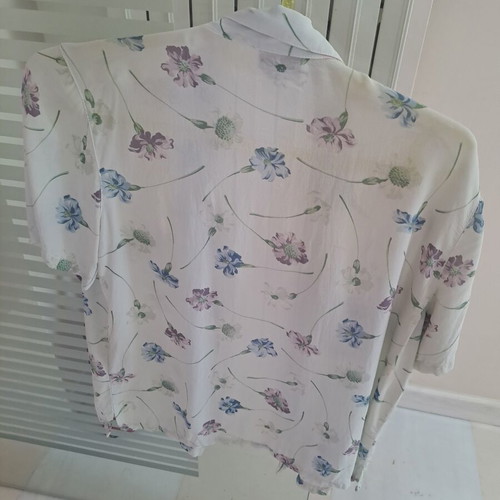 Lucille shirt medium, like new, multicolor chiffon