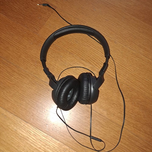 JBL wired headphones