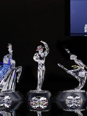 Swarovski SCS Magic of Dance Collectible Set like new with boxes and bases