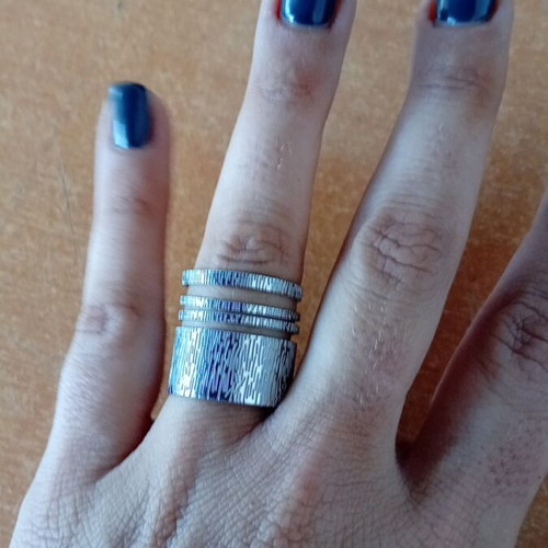 Steel adjustable ring like new, silver color