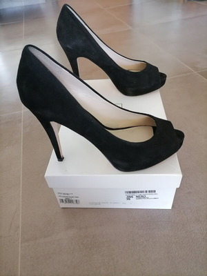 Mario Giordano Milano pumps size 40 like new, black