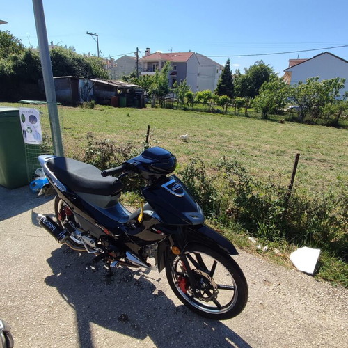 Daytona Sprinter 125cc 2023 like new, black Euro 5 moped