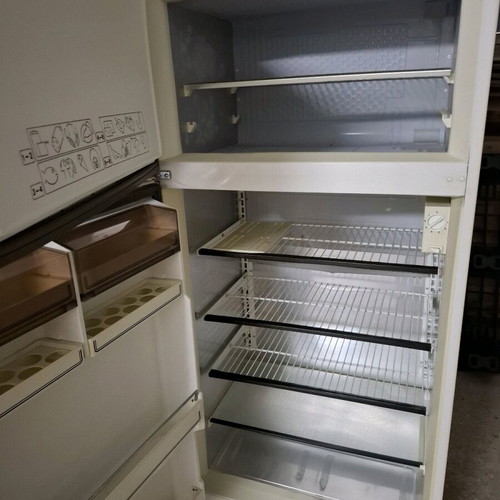 Refrigerator used 152x70x60 cm