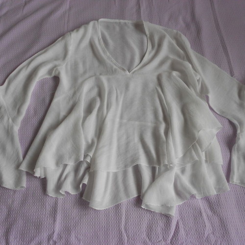 Women's blouse with ruffles, white, size L, like new