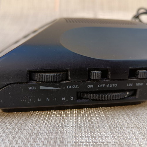 Universum Radio Alarm Clock dual alarm, like new, German made