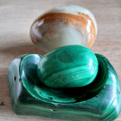 Vintage pack of two stone eggs malachite and onyx like new