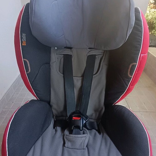 Be Safe izi Comfort Car Seat used with Isofix