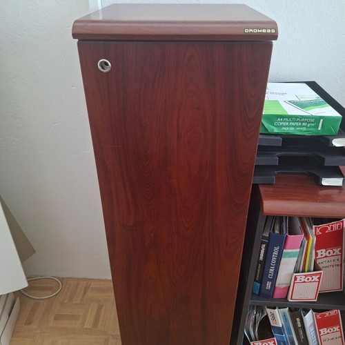 Office bookcase used 43 x 29 x 127 cm