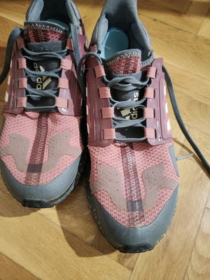 Adidas athletic shoes like new, gray and pink