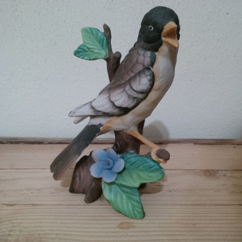 Ceramic figurine like new, 14cm