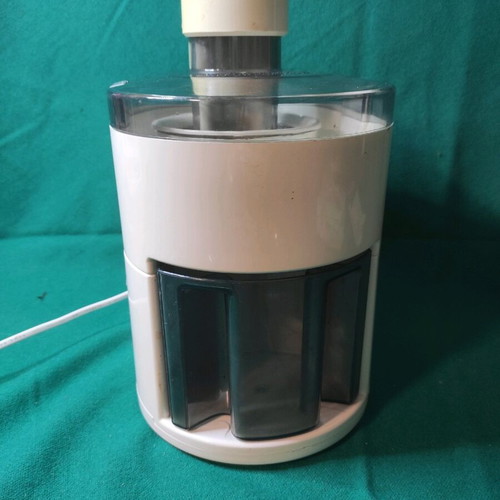 Sayota juice extractor used, for fruits and vegetables