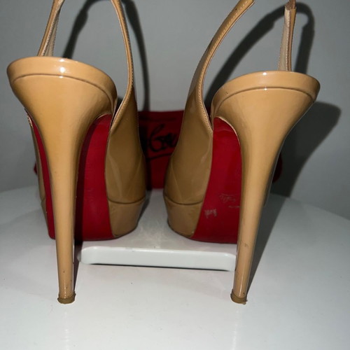 Παπούτσια Christian Louboutin Bianca sling back μεταχειρισμένα, μπεζ, 38,5