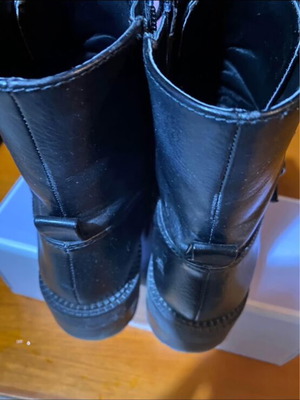 Black ankle boots like new, size 37