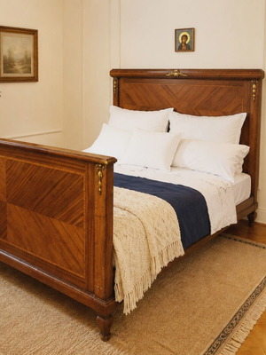 Aristocratic Half-Double Antique Bed with Marquetry and Brass Details like new