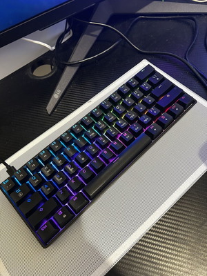 Gaming keyboard with blue switches like new