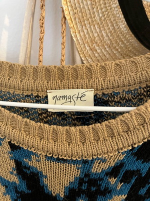 Namaste sweater like new, one size, multicolor