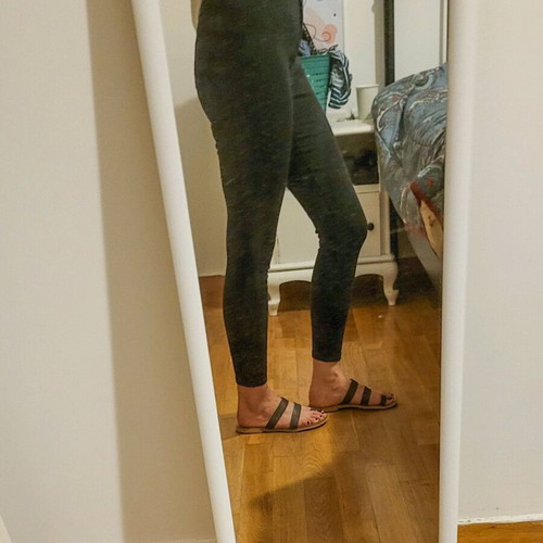 Black Shein jeans like new, elastic crop, size XS