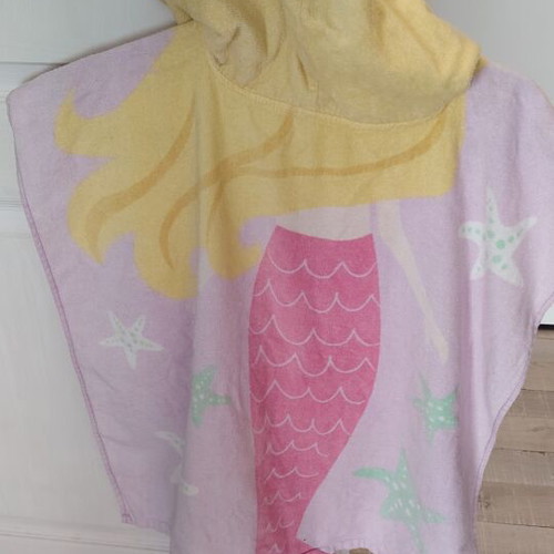 Mermaid Poncho Towel for Girls 6 to 9 Years Like New
