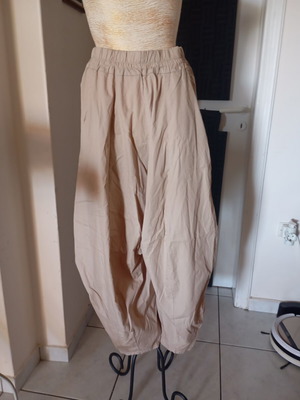 A.L.E. women's pants size S beige