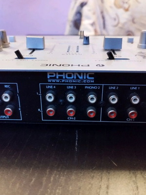 DJ Phonic mixer MX202 used, missing plastic crossfader button