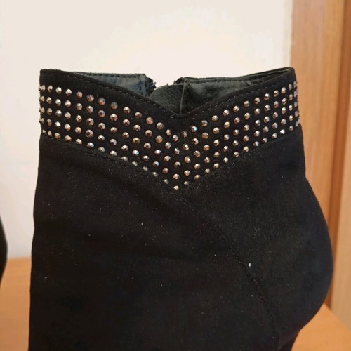 Belle women black suede ankle boots with rhinestones like new