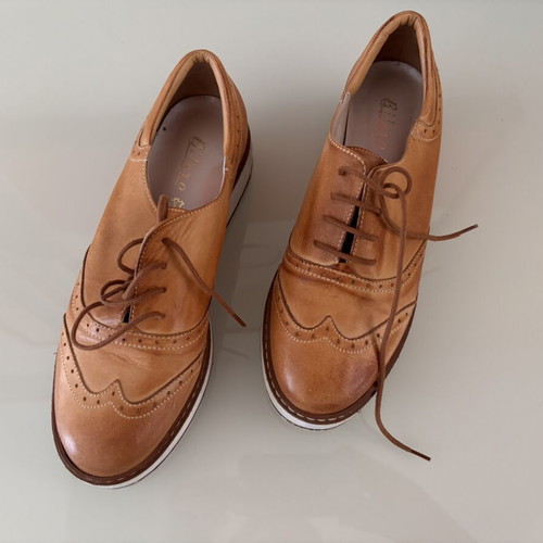 Bilero leather Oxford/Brogue shoes size 38 like new, tan