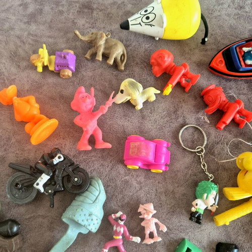 Lucky Cup ice cream toys used, vintage 70-80s pack
