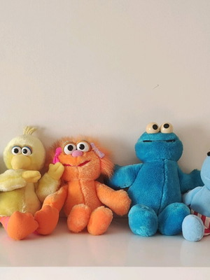Sesame Street dolls vintage like new, pack