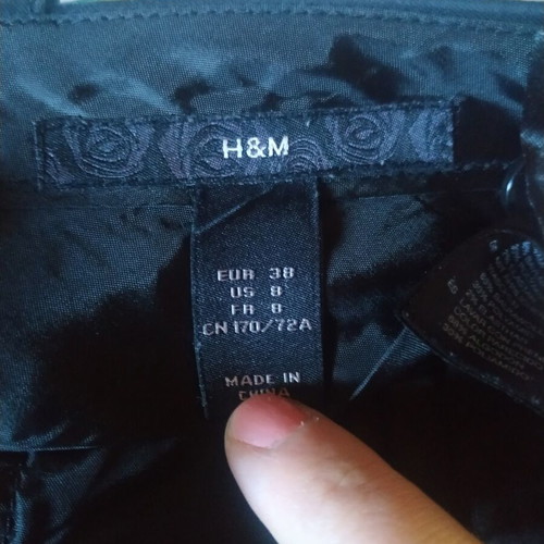 H&M Pants Size M Black Like New