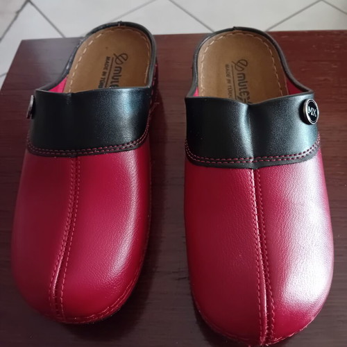 Women's anatomical slippers new, size 39, black and red