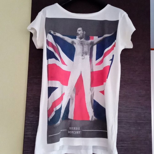Pull & Bear women's t shirt like new, multicolor, size S