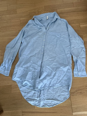 Stradivarius women's long blue shirt