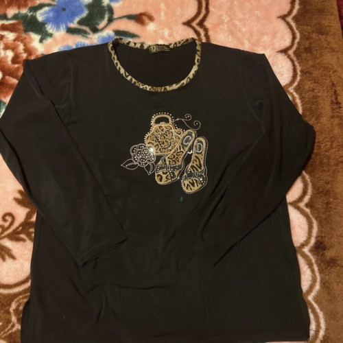 Black blouse XL like new, barely worn