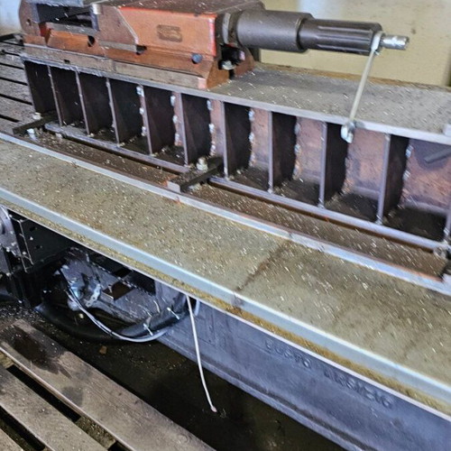 Heavy-Duty 4-Axis CNC Machining Center used