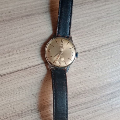 Venys wristwatch used, manual winding, works perfectly