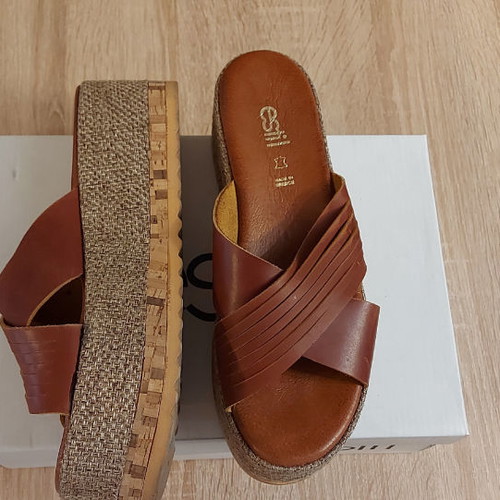 Flatforms tan with leather insole used, size 39