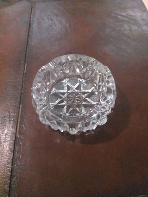 Пепелник Кристал