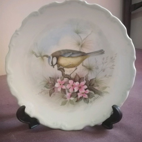 Royal Albert collectible porcelain plate with birds like new