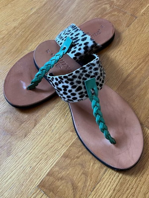 Leather sandals size 38 like new, multicolored