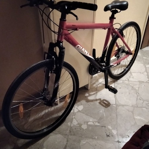 Giant bicycle used with 26" wheels and adjustable seat